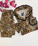 ✨ Pyjama Femme en Velours Léopard – Élégance & Confort 🐆