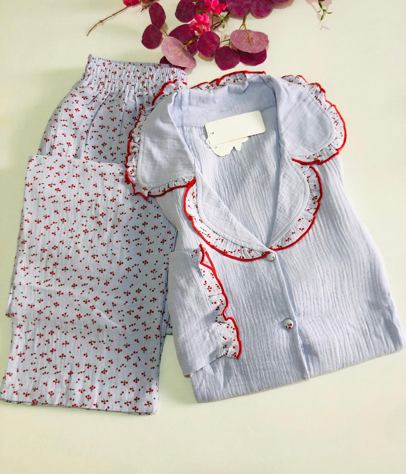 Pyjama Femme Élégant en Tissu Doux - Confort et Style Assurés**