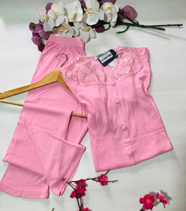 💛 Pyjama Femme Côtelé avec Dentelle – Élégance & Confort 💛