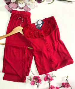 💛 Pyjama Femme Côtelé avec Dentelle – Élégance & Confort 💛