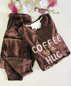"Pyjama en Velours Marron - Confort et Élégance pour des Soirées Cocooning"