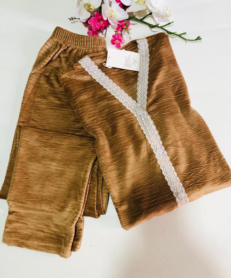 Pyjama Douillet en Velours avec Détails en Dentelle