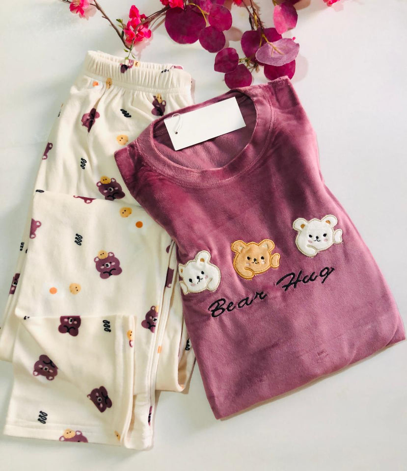 Pyjama Femme en Velours Doux - Modèle Bear Hug