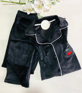 Pyjama en Velours Noir pour Femme