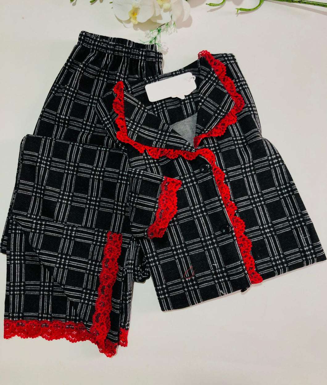 Pyjama en Flanelle avec dentelle pour Femme – Confort et Style pour la Maison