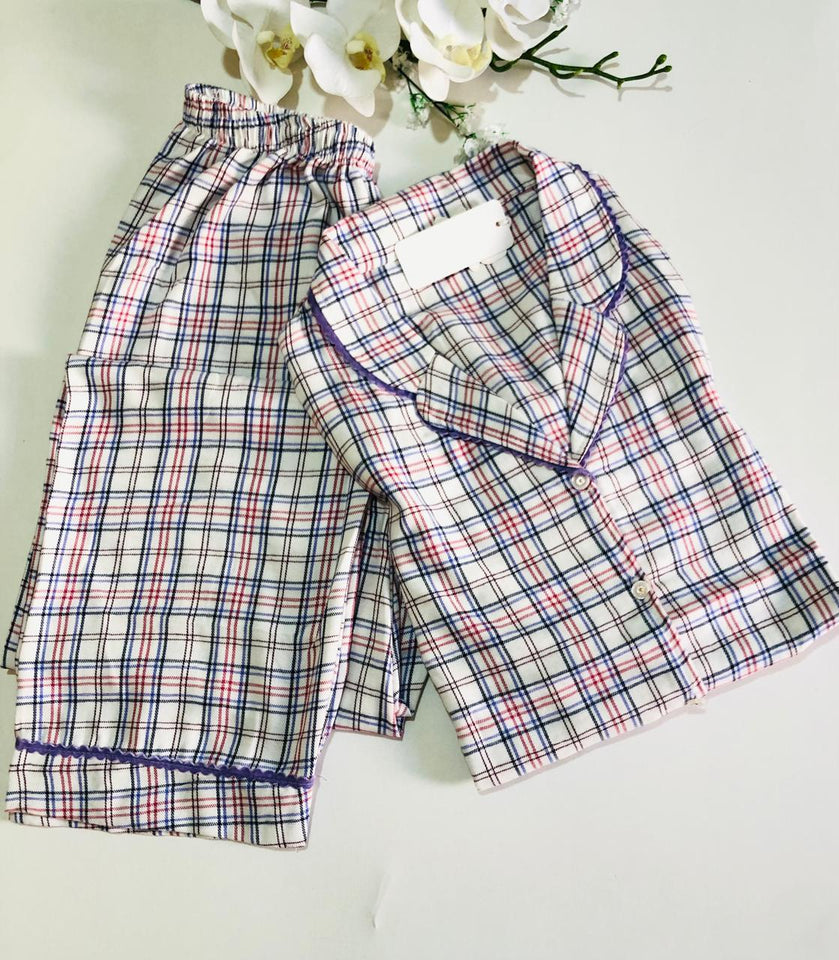 Pyjama Femme – Confort et Élégance à Carreaux 🌟