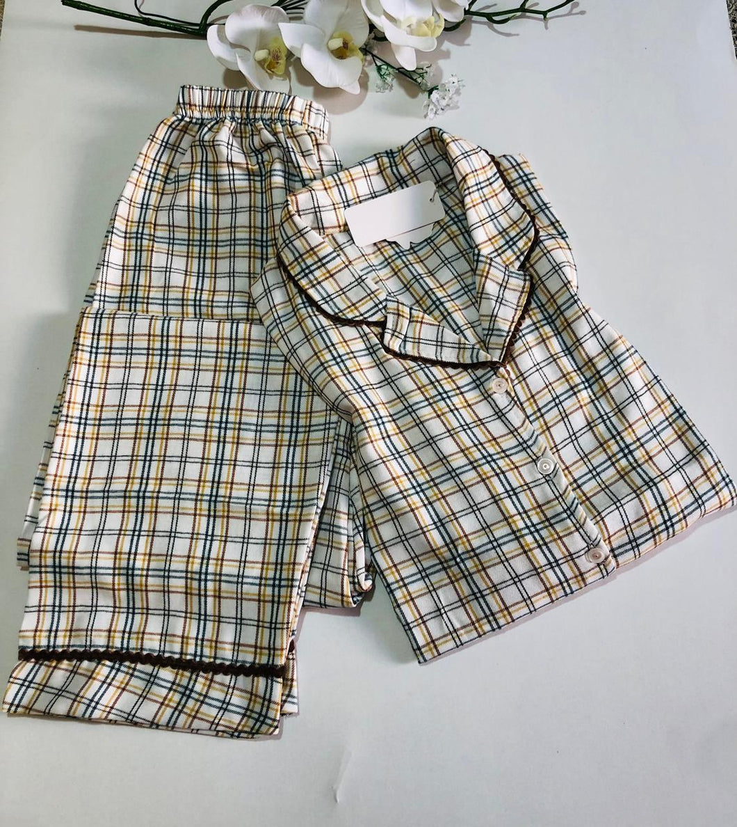 Pyjama Femme – Confort et Élégance à Carreaux 🌟