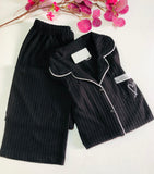 Pyjama Femme Élégant en Tissu Jacquard – Noir Intemporel