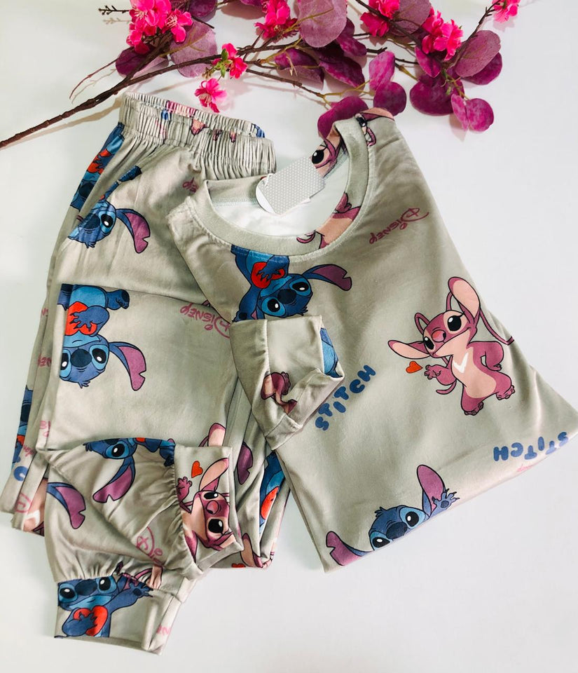 Pyjama velours Femme à Motifs Fun et Confortable