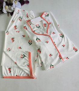 Pyjama Femme Fleuri – Douceur Florale &amp; Confort Élégant