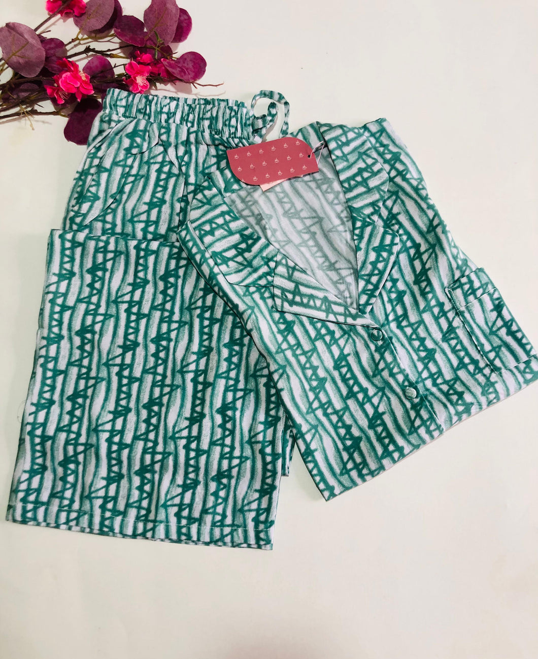 Pyjama Femme  en Tissu Rallons – Élégance et Douceur pour des Nuits Sereines 🌙🌿