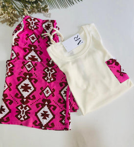 Pyjama Femme Tendance – Haut Blanc & Pantalon Imprimé Rose Fuchsia | Tissu Rayon Léger