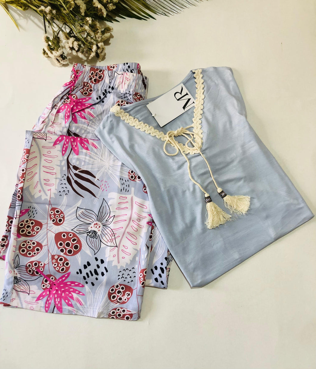 💜 Pyjama Femme Élégant – Couleur Violette & Motif Floral 💜