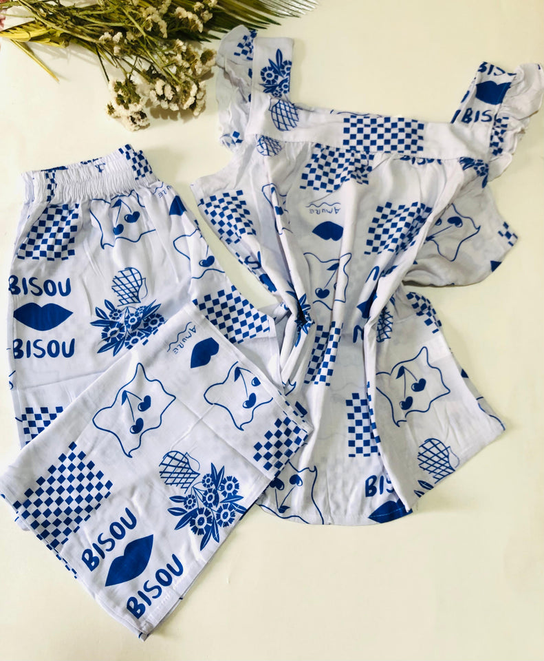 Pyjama Femme "Bisou" en Rayon Doux, romantique et irrésistiblement confortable !