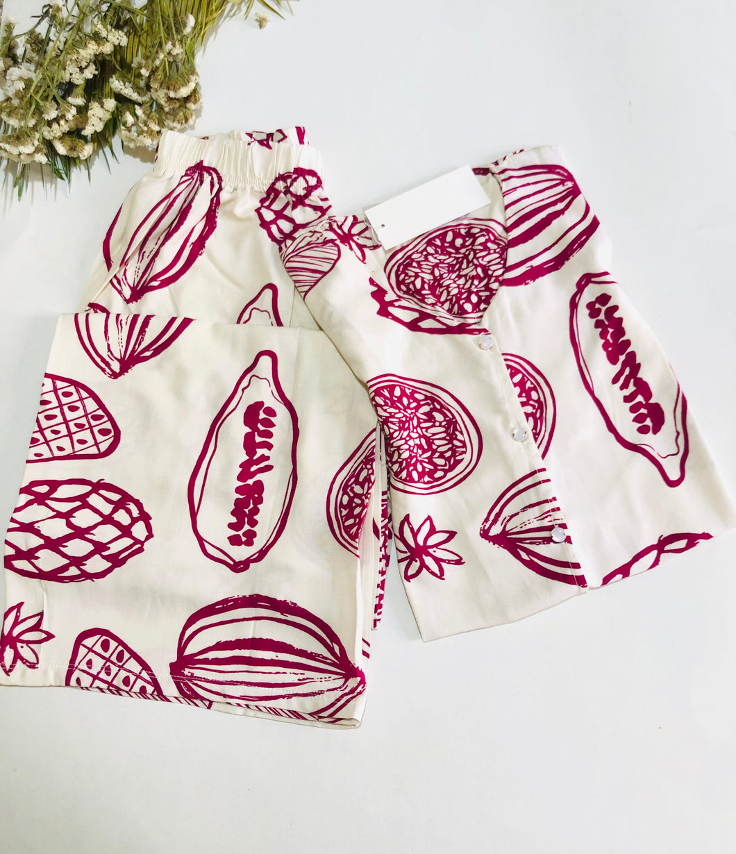 🍍 Pyjama Femme Imprimé Fruits – Fraîcheur Détente Assurées 🌼