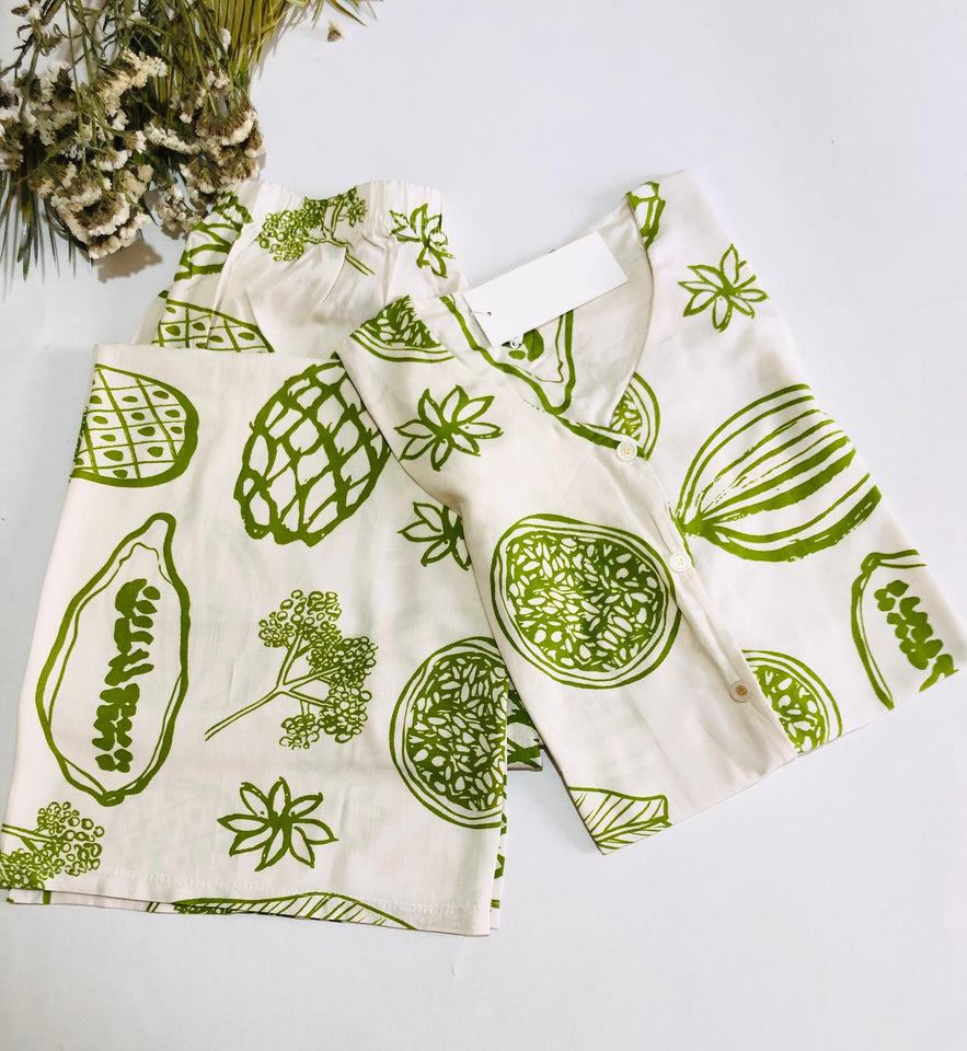 🍍 Pyjama Femme Imprimé Fruits – Fraîcheur Détente Assurées 🌼