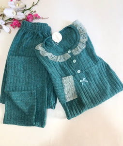 Pyjama Femme 2 Pièces en Tricot – Style Doux & Féminin