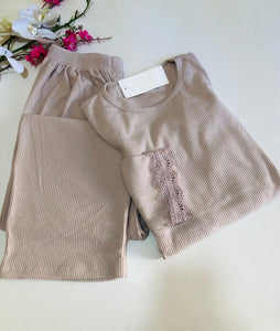 Pyjama Femme 2 Pièces en Tricot –manche langue