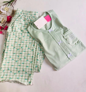 🌿 Pyjama Femme 2 Pièces en Coton – Vert d’Eau à Carreaux 🌿