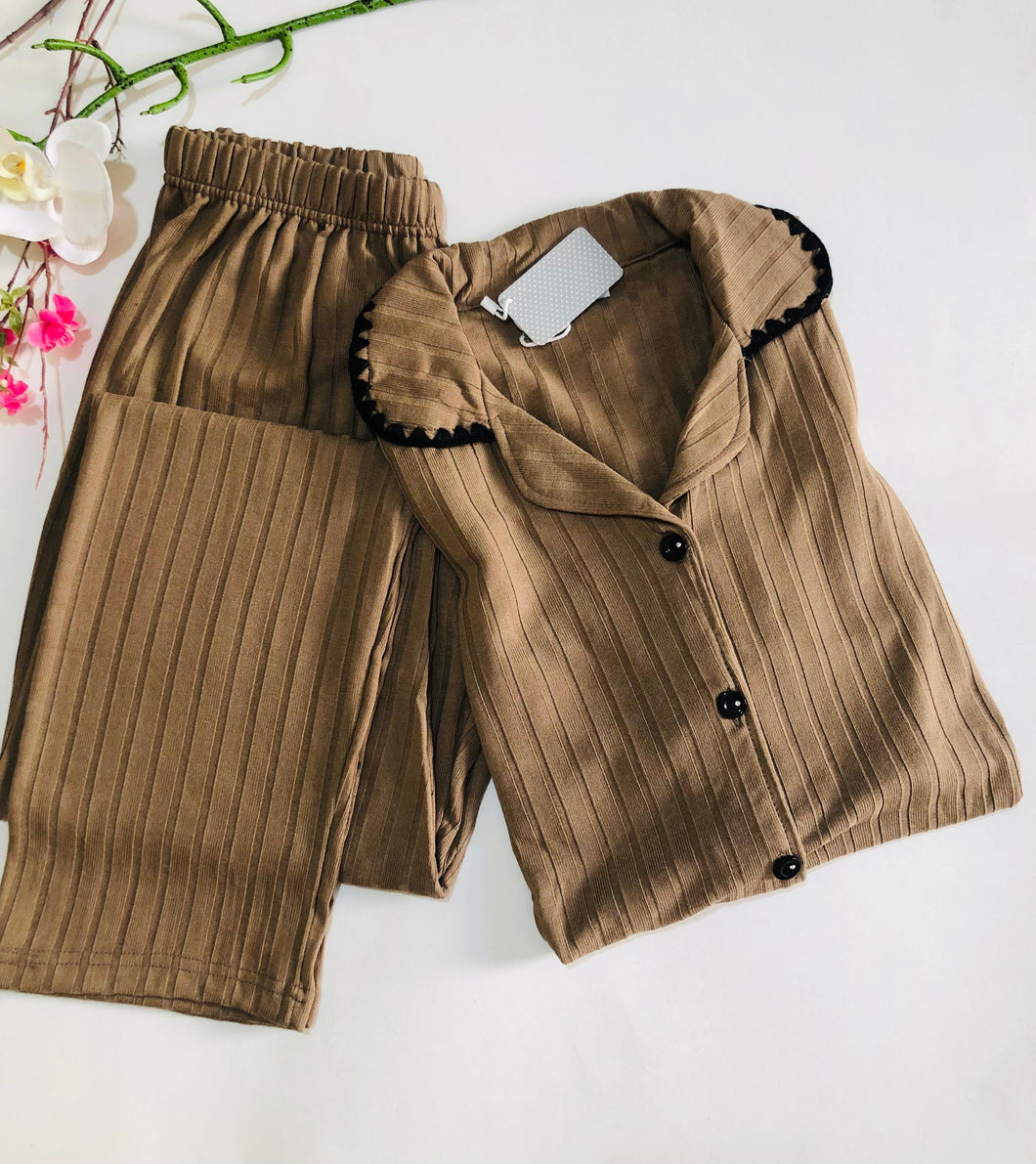 Pyjama Femme Tricoté - Douceur et Élégance pour vos Soirées