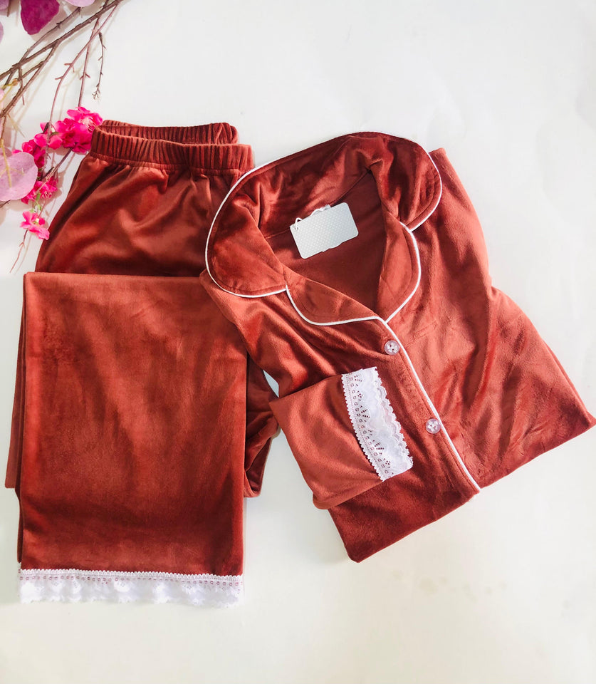 Pyjama "Flora" - Douceur Velours et Élégance Florale