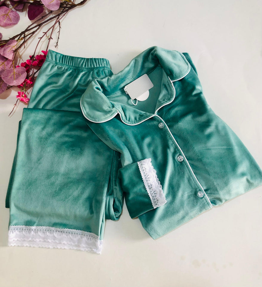 Pyjama "Flora" - Douceur Velours et Élégance Florale