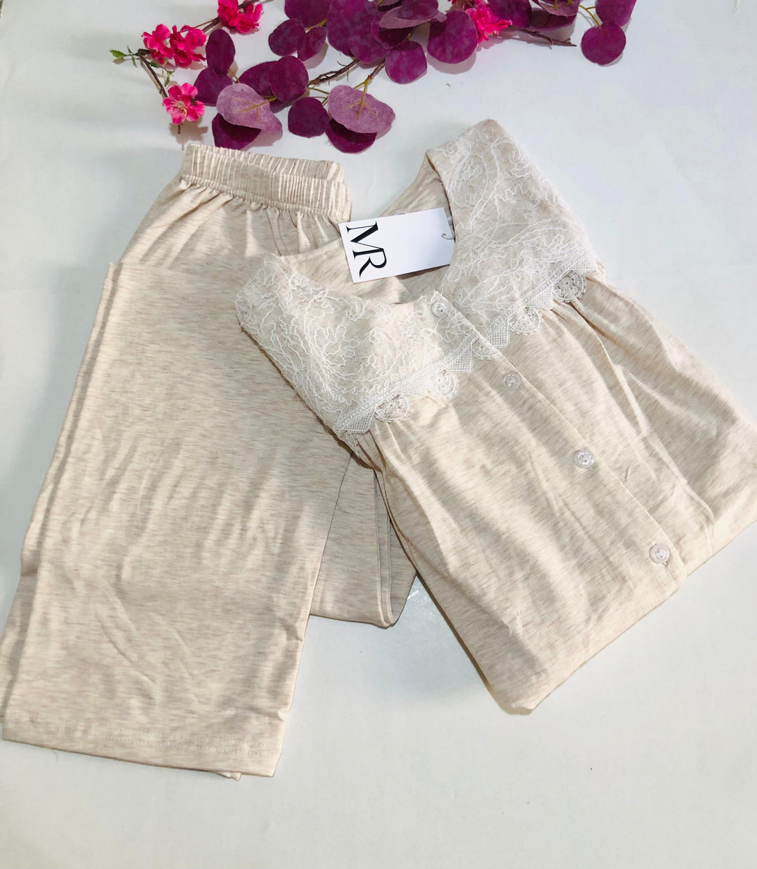 Pyjama Femme – Couleur Beige | Élégant, Doux & Ultra Confort 🌙✨