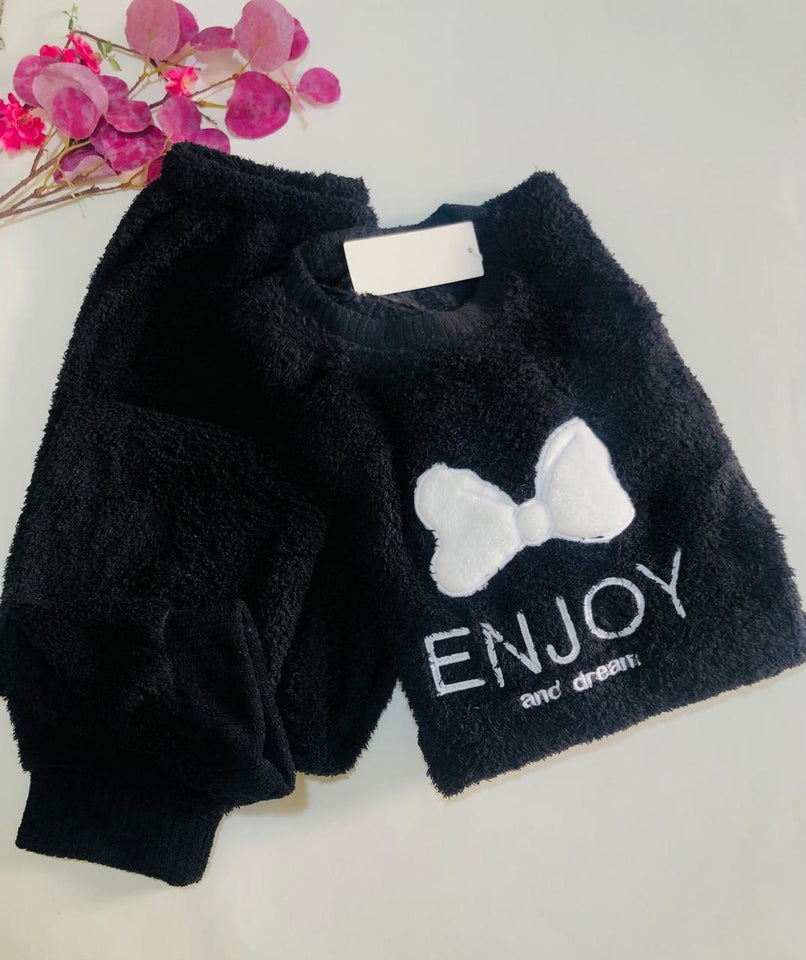 Pyjama Femme en Tissu Polaire – Ultra Doux & Chaud