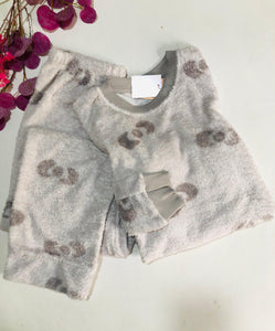 🩶 Pyjama Femme en Polaire – Gris ❄️