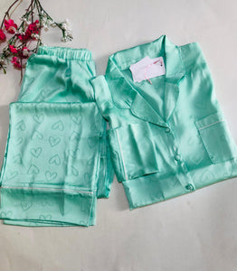 ✨ Pyjama Satin  – Luxe & Élégance au Quotidien 🌙👑