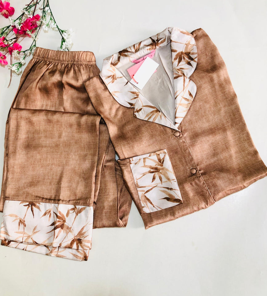 ✨ Pyjama Satin Femme Marron – Élégance Naturelle & Confort ✨