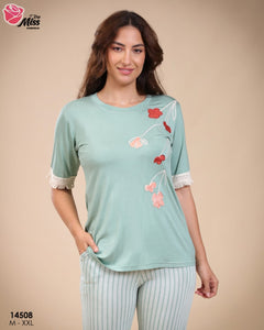 Pyjama Femme Vert d’Eau Brodé – Élégance & Confort 💚🌸