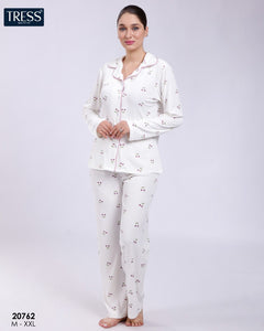 ✨ Pyjama velours Élégance et Audace pour vos Soirées ✨