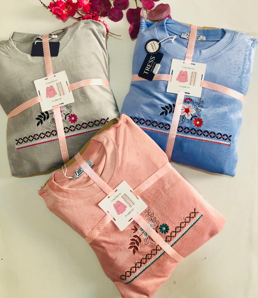 🌙 Pyjama Femme "TRESS" - Luxe &Douceur en Velours 🌟