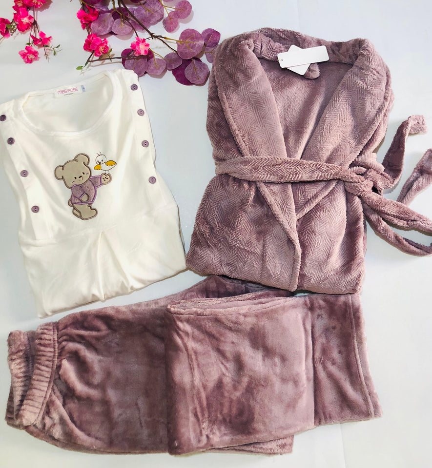 Pyjama Femme 3 Pièces – Rose Bébé | Ultra Doux, Mignon & Parfait pour l’Hiver 🎀❄️