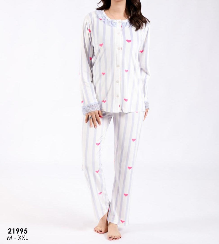 🖤 2. Pyjama velours noir et blanc – Élégance intemporelle
