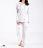 🖤 2. Pyjama velours noir et blanc – Élégance intemporelle