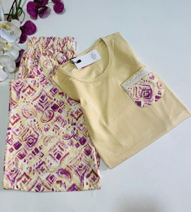 Pyjama Femme Confort & Élégance – Jaune Pastel & Motifs Bohèmes