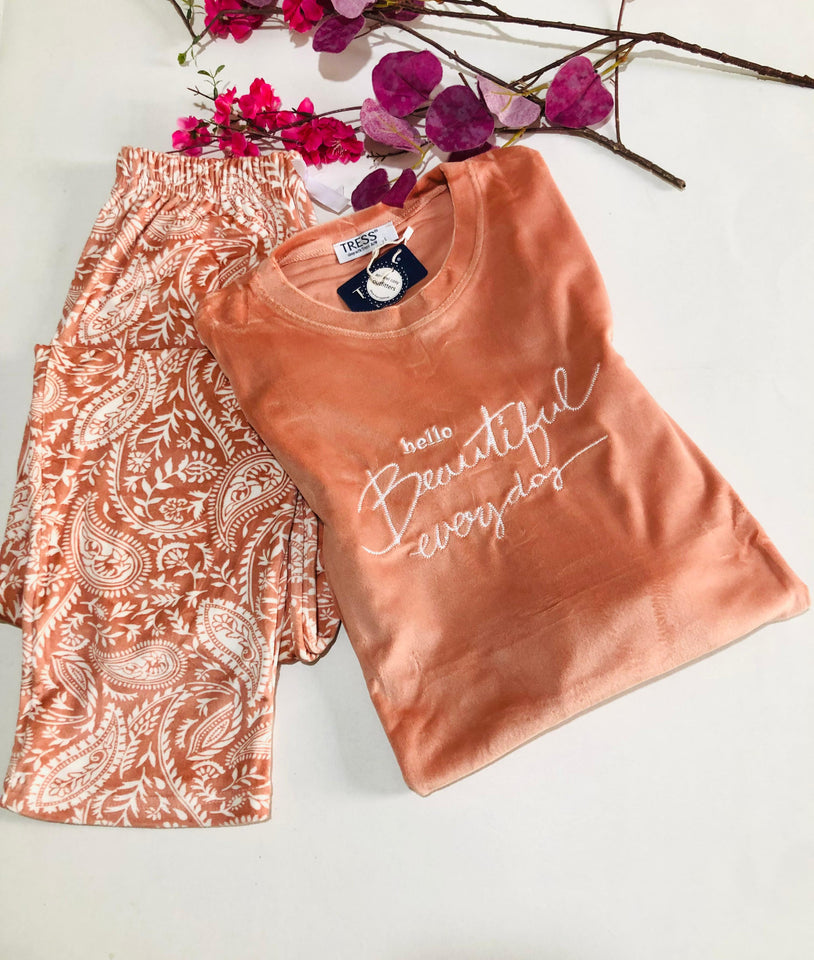 🌙 Pyjama Femme en Velours – Confort & Élégance
