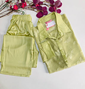 ✨ Pyjama Satin & Voile Fleuri – Élégance Naturelle ✨