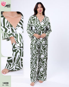 💚 Pyjama Femme Satin de Soie – Élégance en Vert 💚