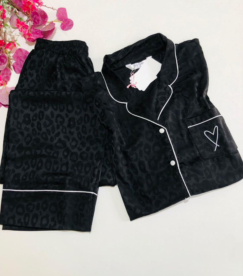 🖤 Pyjama Femme en Satin de Soie – Noir Chic & Intemporel 🖤