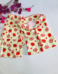 💚 Pyjama Femme Vert Imprimé Fraises & Cœurs – Confort et Fraîcheur