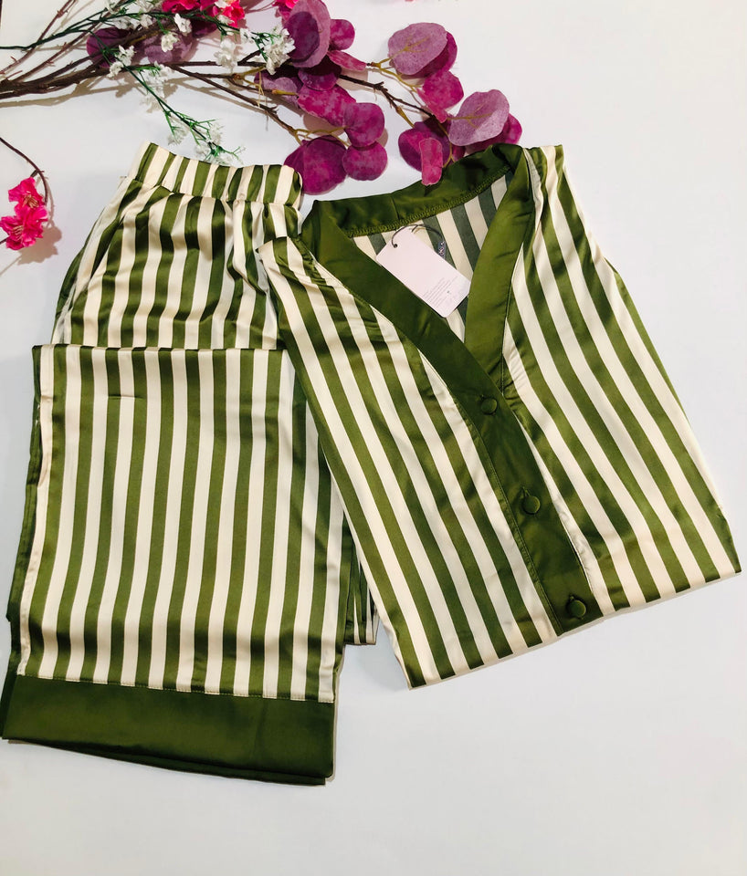 ✨ Pyjama Femme en Satin de Soie – Élégance & Confort Absolu ✨