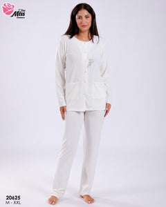 Pyjama Femme en Viscose Blanc – Pureté & Élégance Intemporelle 🤍