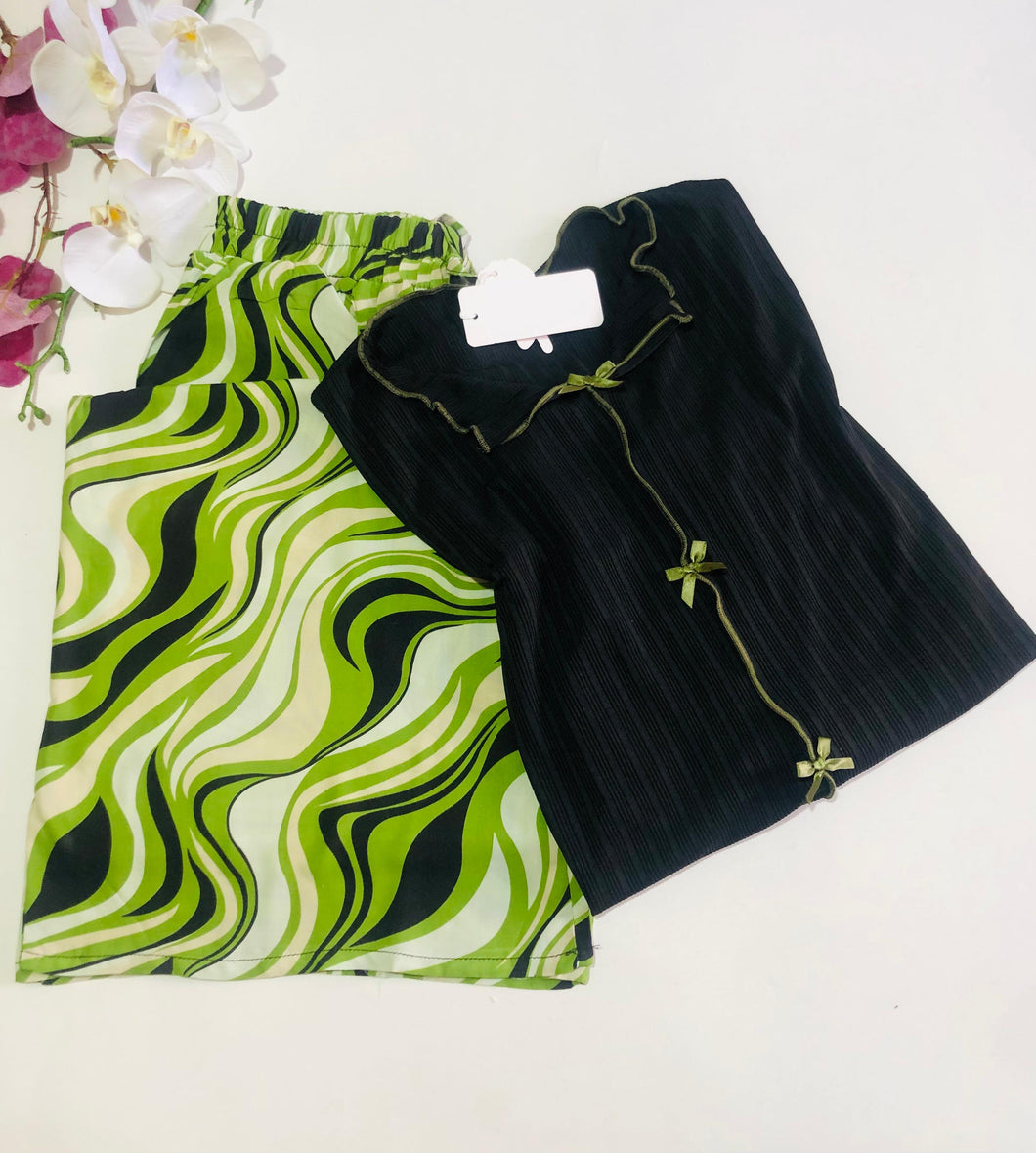 Pyjama Femme Chic & Original – Noir & Vert Imprimé
